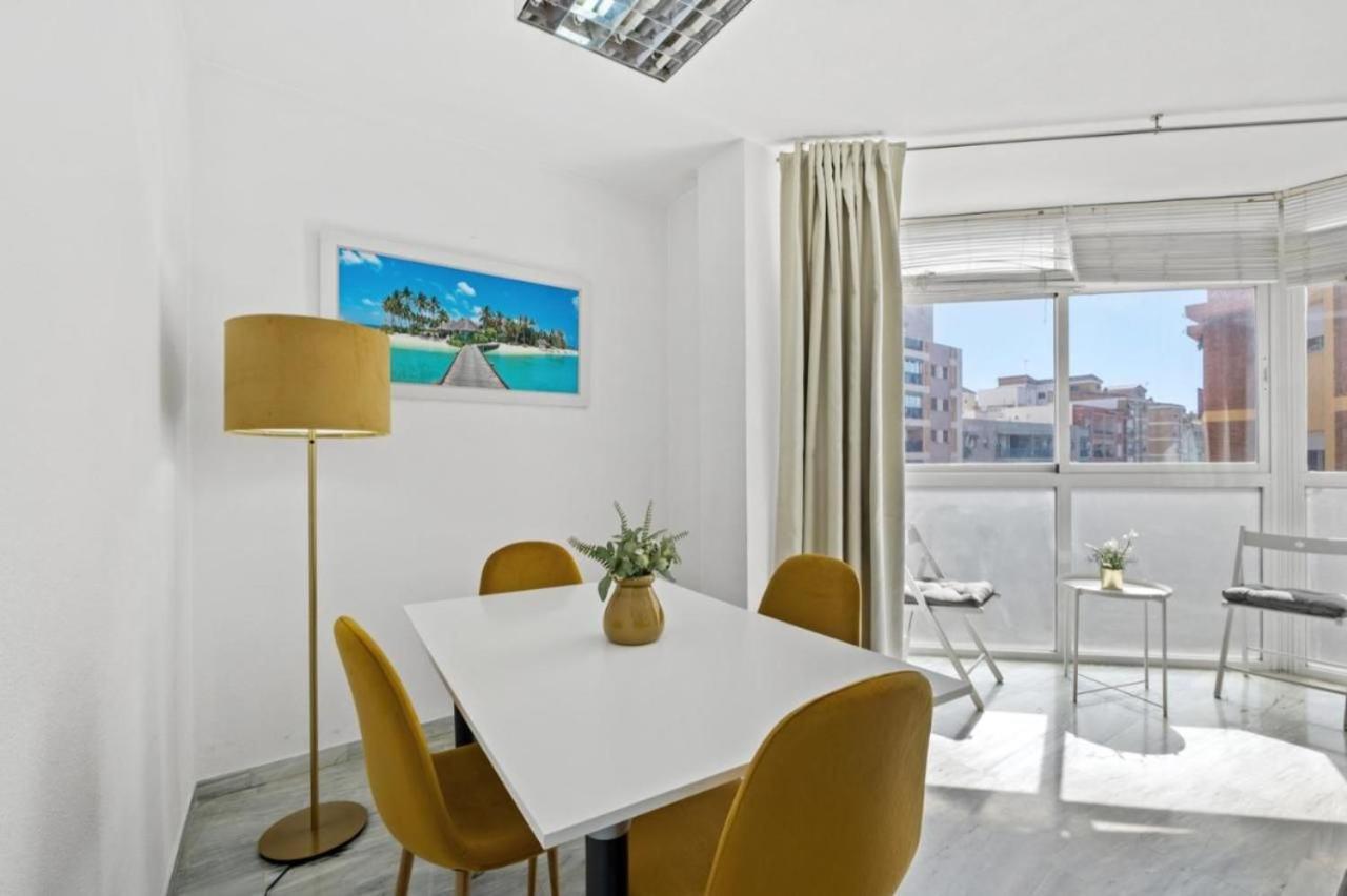 Apartamento Luminoso Cuarteles Apartment Malaga Exterior photo